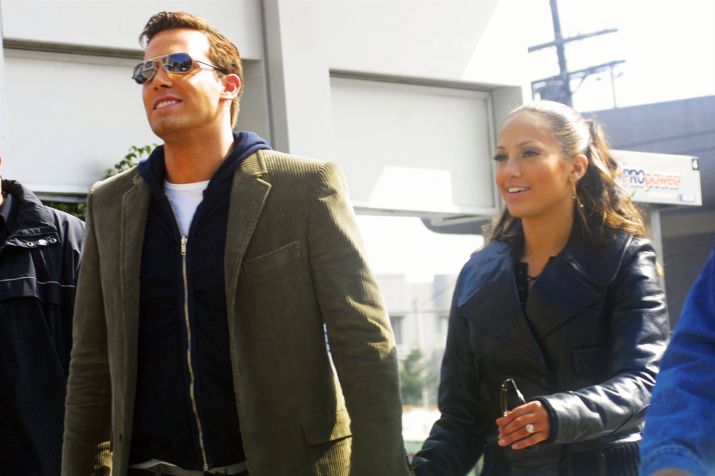 Jennifer Lopez e Ben Affleck no set de um videoclipe de "Jenny From the Block" em 2002 / Getty Images
