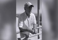 Bruce Willis revisita set de “Duro de Matar” em homenagem ao aniversário do filme