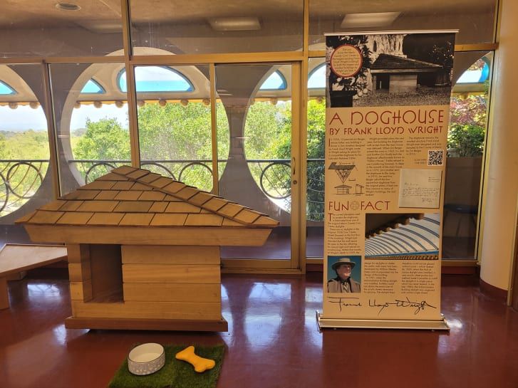 A casa está em exposição no Centro Civil do Condado de Marin / Condado de Marin