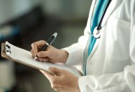 Câncer de testículo: conheça os sintomas, diagnóstico e tratamento