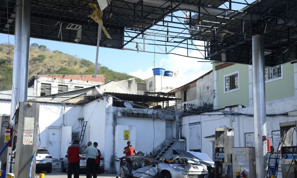 Acidente em posto no RJ
