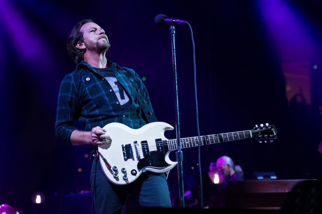 Pearl Jam cancela show após onda de calor danificar cordas vocais
