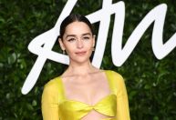 Emilia Clarke diz que partes de seu cérebro não funcionam após aneurismas