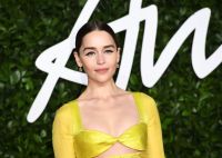 Emilia Clarke admite frustração após perder o Emmy: "Arrasada"