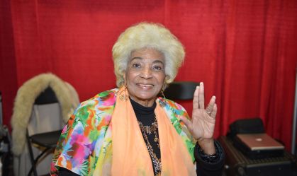 Cinzas da atriz de Star Trek Nichelle Nichols vão para a órbita solar
