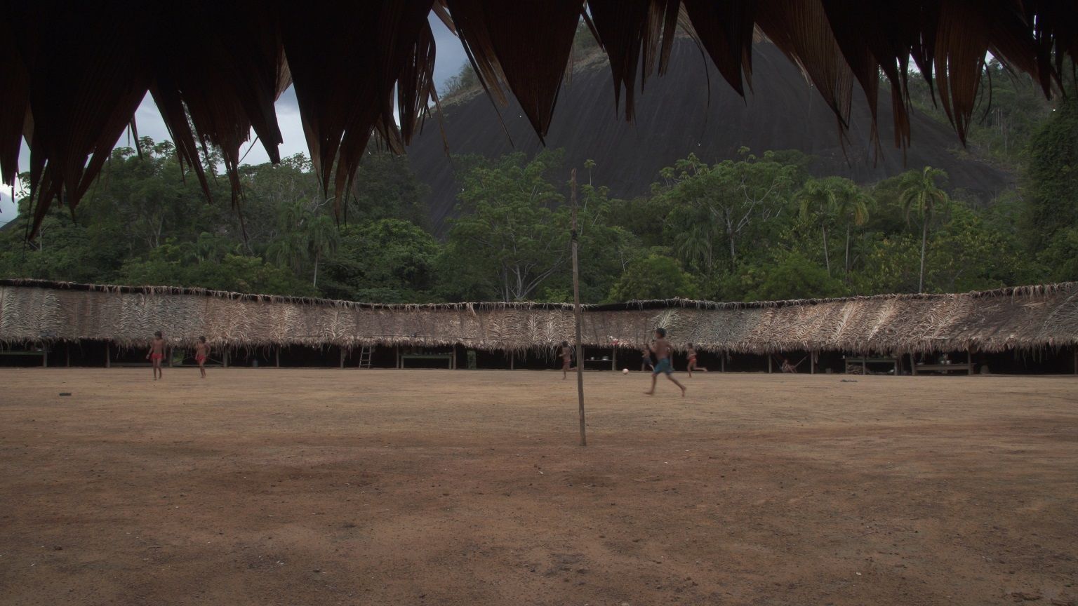 Filme "Gyuri", de Mariana Lacerda, é dedicado às crianças indígenas e às que morreram no Holocausto / Divulgação