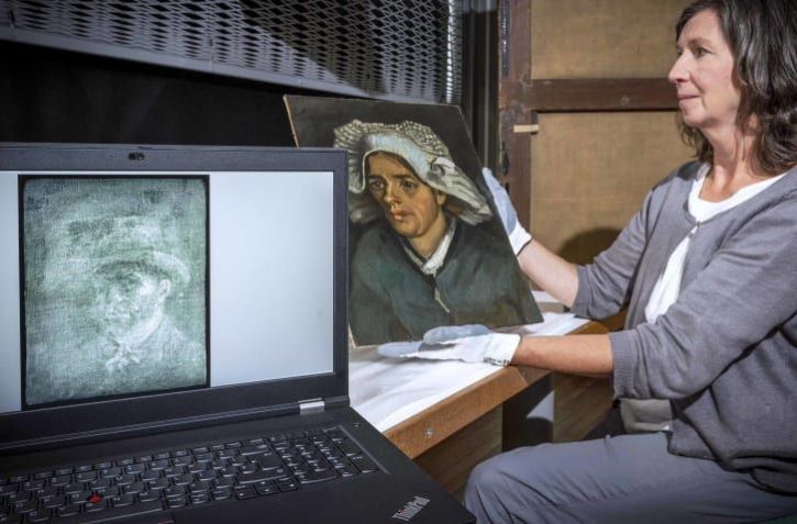 Uma imagem de raios-X levou à descoberta de um auto-retrato de Vincent van Gogh na parte de trás da tela de sua pintura de 1885 "Cabeça de camponesa" / Neil Hanna