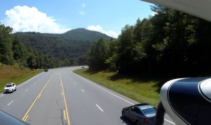 "Não havia opções", diz piloto que pousou avião em rodovia na Carolina do Norte