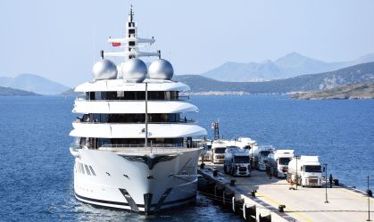 Superiate russo de R$ 1,1 bilhão confiscado vira problema para os EUA; entenda