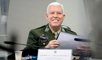 Bolsonaro exonera 02 do Exército, que assumirá vaga no STM