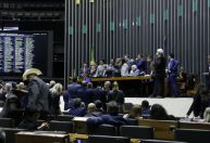 Rompimento de cabo pode ter causado pane em votação da PEC dos Benefícios