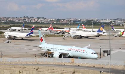 Anatel encontra torre de celular que pode ter prejudicado operações do Aeroporto de Guarulhos