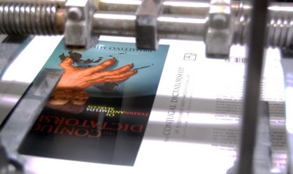 Filipinos compram livros para preservar verdade sobre o regime do ditador Marcos