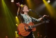 Manifestações políticas em shows: veja o que é permitido pelo TSE