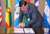 Ministros da Defesa do Brasil e de países da América assinam compromisso com a democracia