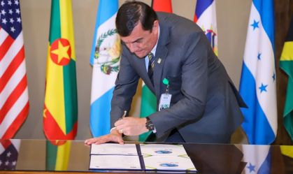 Ministros da Defesa do Brasil e de países da América assinam compromisso com a democracia