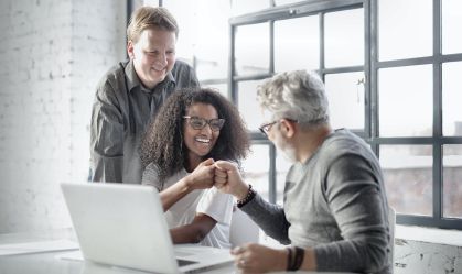 Senado aprova projeto que reforça igualdade salarial entre homens e mulheres