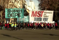 Milhares protestam na Argentina exigindo ajuda financeira