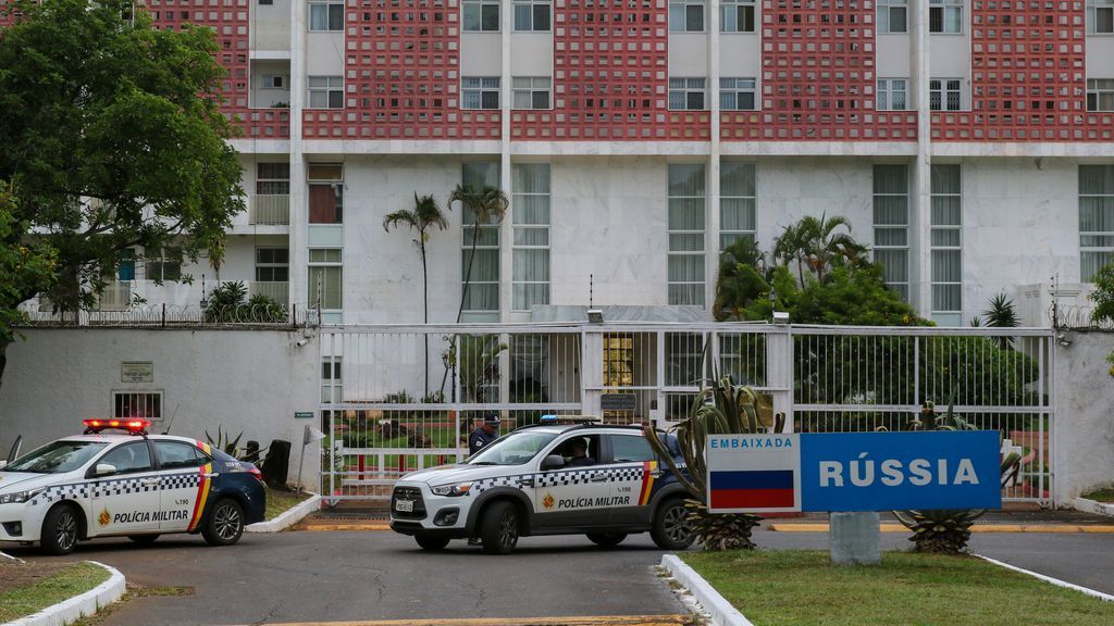 Fachada da embaixada da Rússia em Brasília