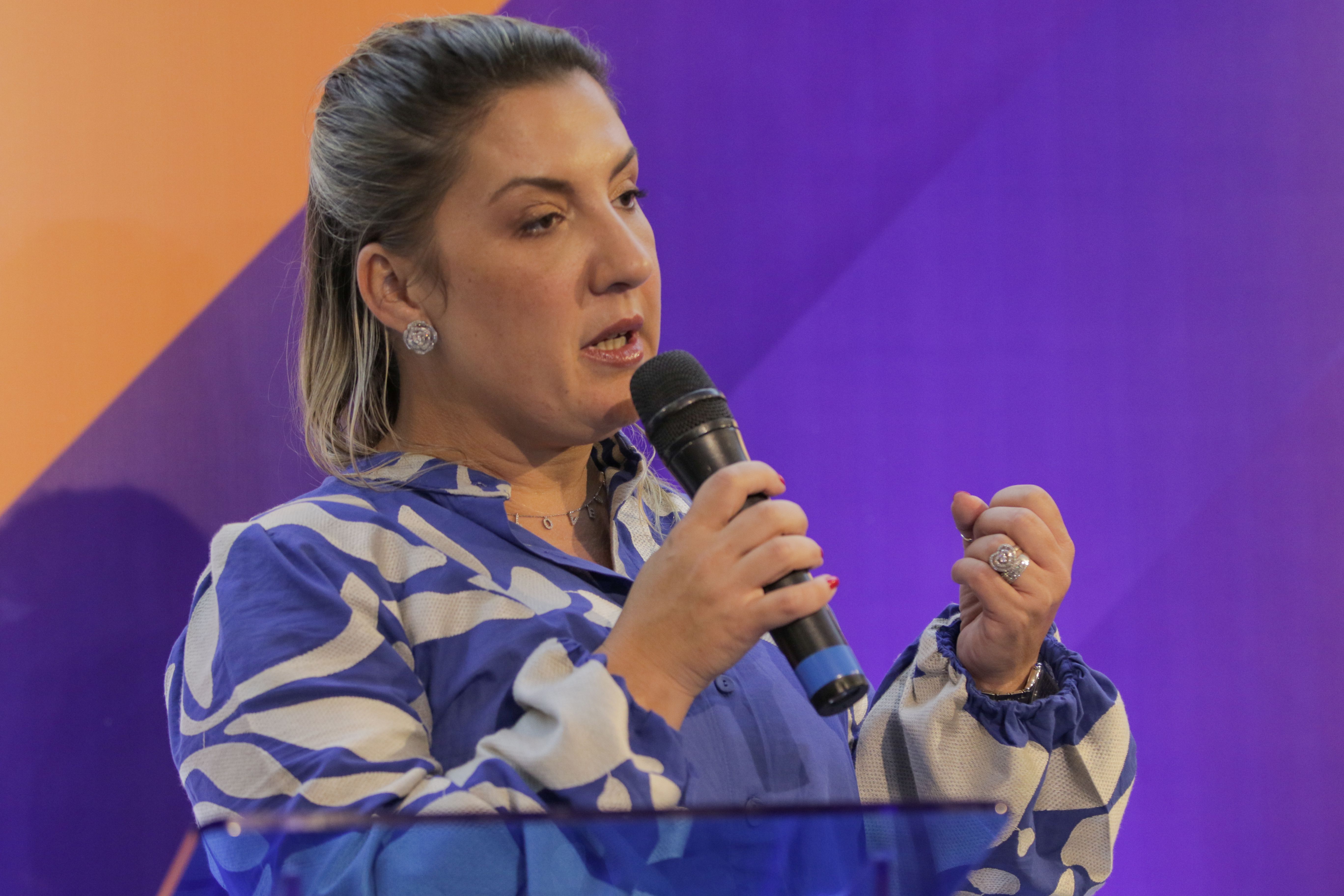 Após tomar posse como presidente da Caixa Economica Federal, Daniella Marques, participa de coletiva de imprensa