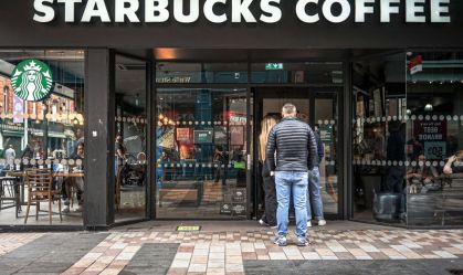Starbucks vai fechar? Entenda crise que envolve cafeteria em cinco pontos