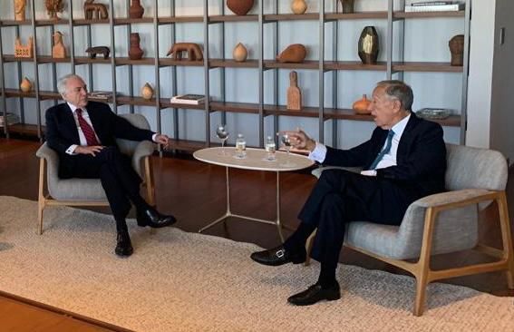 O ex-presidente Michel Temer encontrou nesta segunda-feira (4) o presidente de Portugal, Marcelo Rebelo