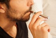 Anvisa vai realizar consulta pública sobre cigarros eletrônicos no Brasil 