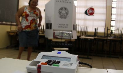 Urna eletrônica voto biometria eleitor seção eleitoral