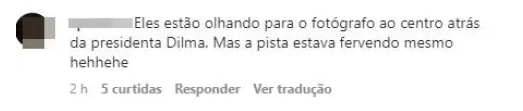 No Twitter, em mais uma postagem que compartilhou o registro feito pelo repórter da Folha, outro usuário também aponta a presença do fotógrafo atrás de Dilma, indicando que, na verdade, a atenção de Bolsonaro e dos ministros estava voltada para o fotógrafo em questão.