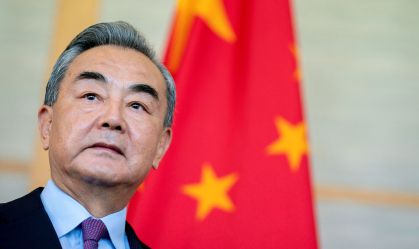 China considera posição de autodefesa do Irã e não condena ataque a Israel