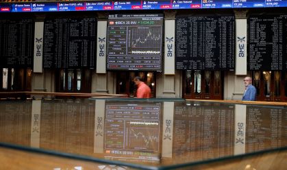 Bolsas da Europa fecham em queda após inflação surpreender