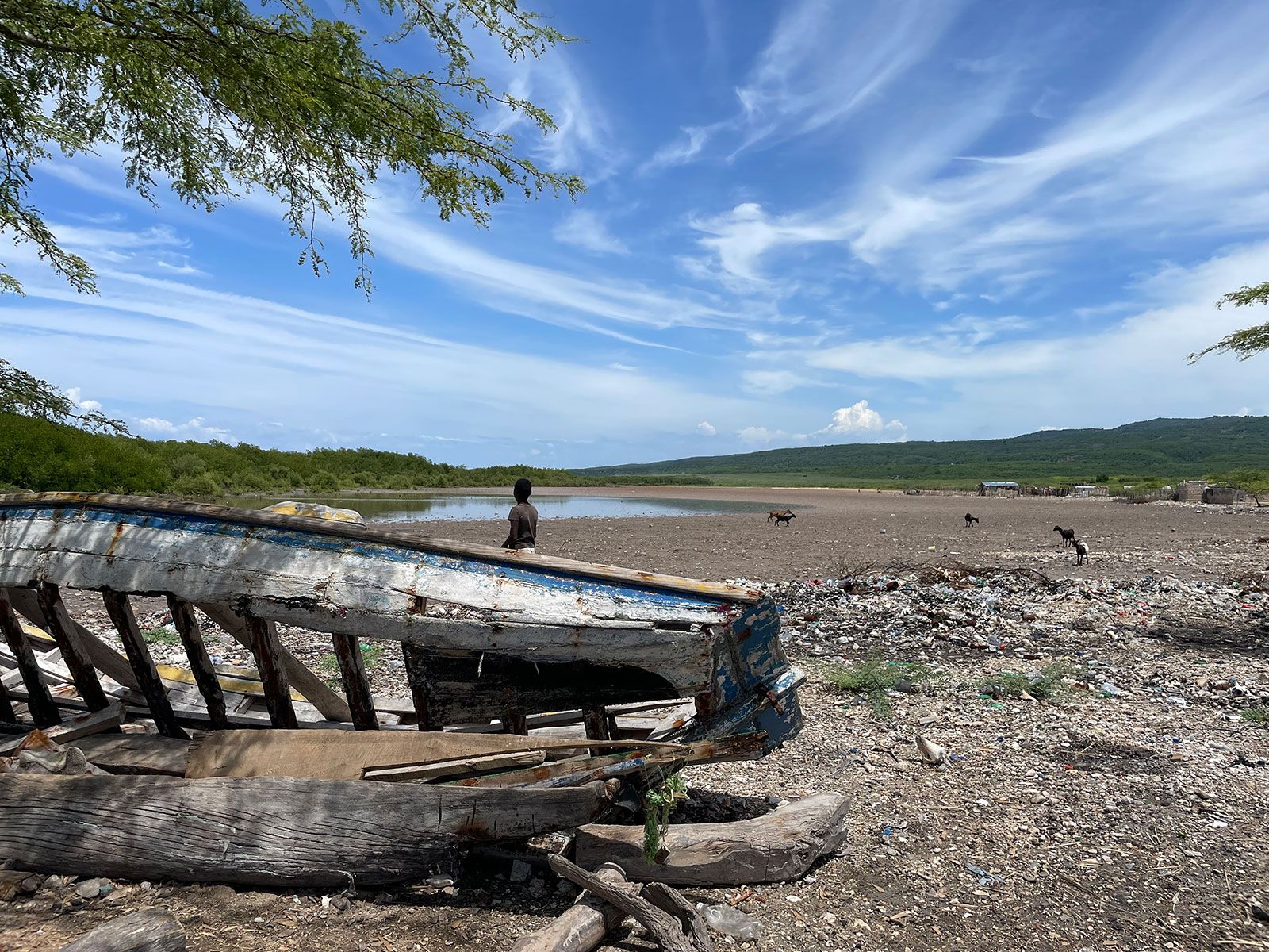 Um barco em La Gonave, Haiti / Natalie Gallon/ CNN