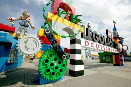 Fotografia de arquivo da entrada da Legoland em Günzburg, Alemanha