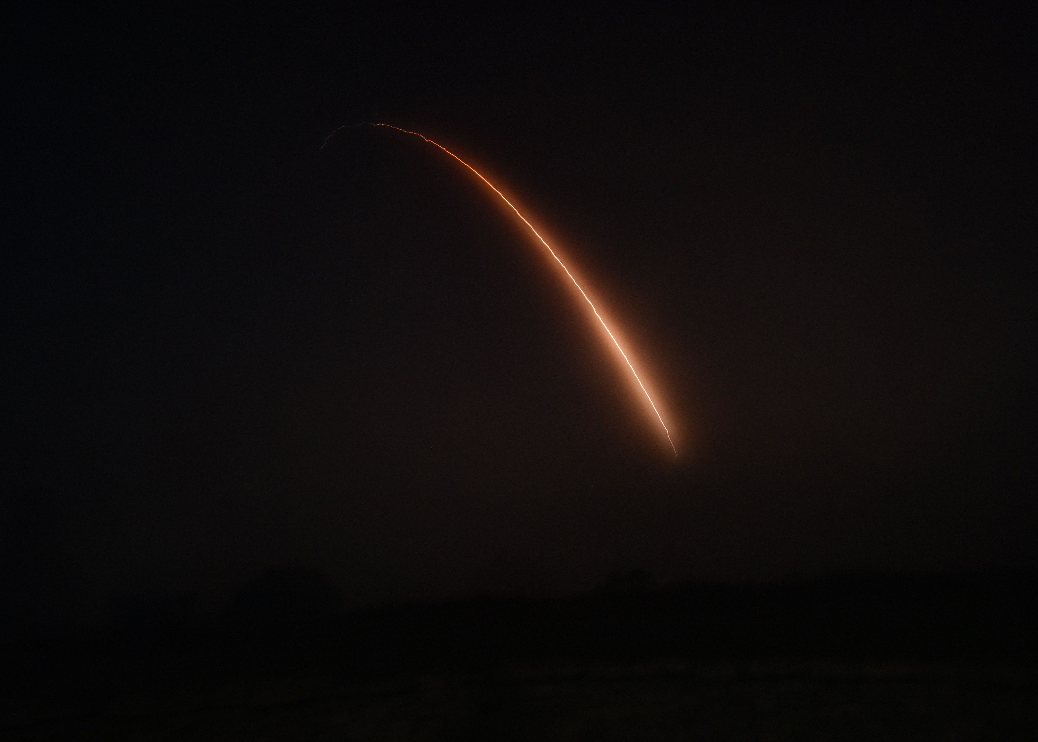 Imagem de destaque do post: Força Aérea dos EUA testa míssil nuclear de longo alcance