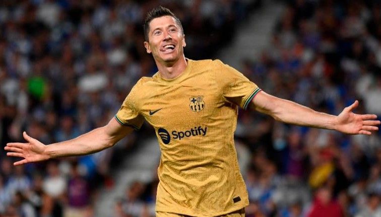 Robert Lewandowski comemora gol