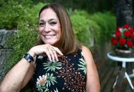 Susana Vieira recebe alta hospitalar após internação por problemas pulmonares