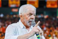 Lula diz a empresários que governo deve se endividar