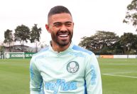 Palmeiras anuncia contratação do meia-atacante Bruno Tabata