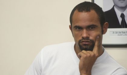 Ex-goleiro Bruno pede exame de DNA após Justiça determinar indenização de R$ 650 mil a filho
