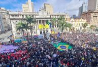 Carta pela democracia é lida na USP, e ato tem protesto contra Bolsonaro