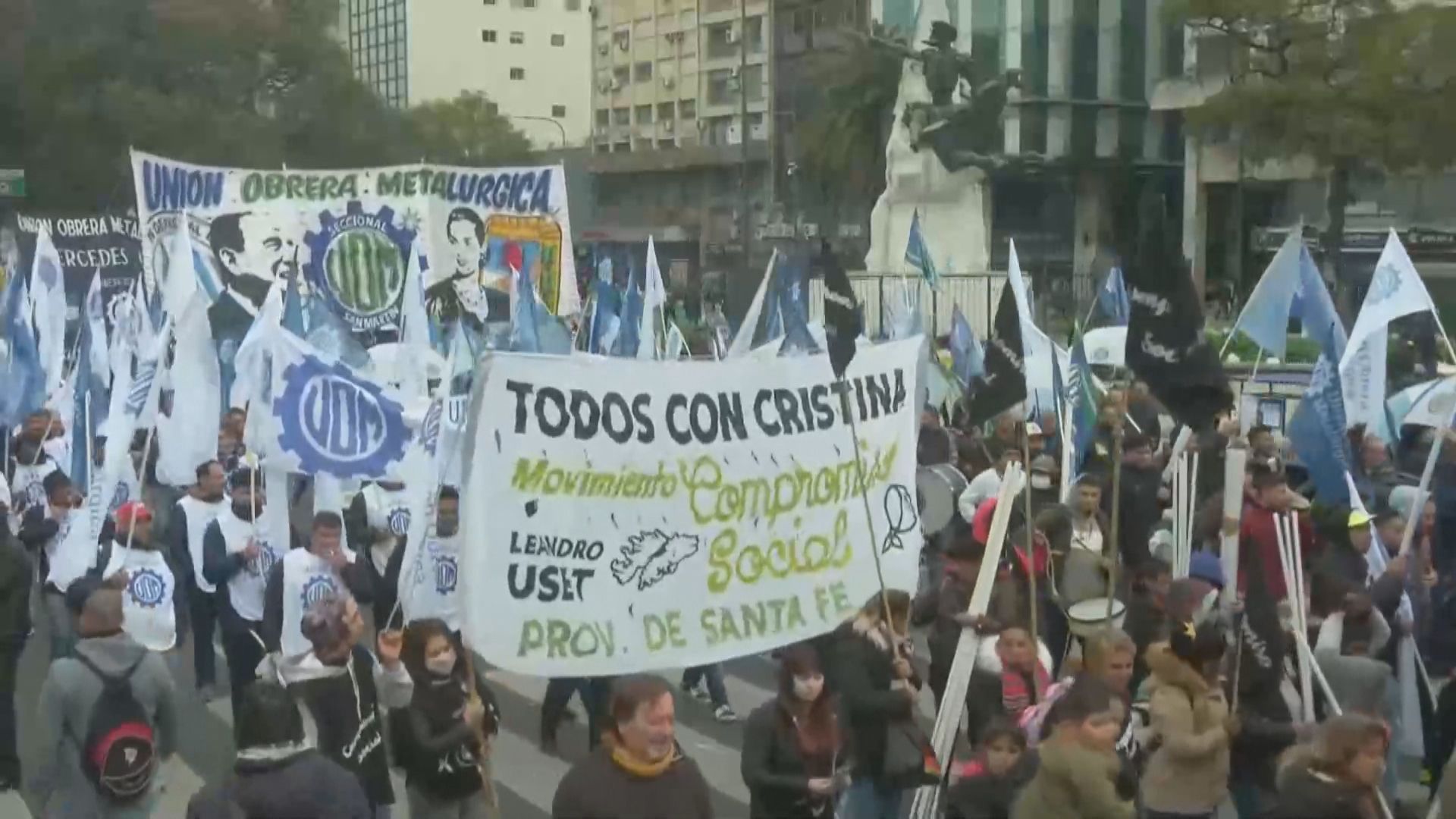 Na Argentina, manifestantes voltaram às ruas para protestar contra as medidas econômicas impostas pelo presidente Alberto Fernández