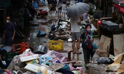 Chuva recorde deixa pelo menos oito mortos na capital da Coreia do Sul