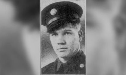Elvin L. Phillips era sargento das Forças Aéreas do Exército dos EUA; ele foi um artilheiro a bordo de uma aeronave que caiu ao norte de Bucareste, na Romênia