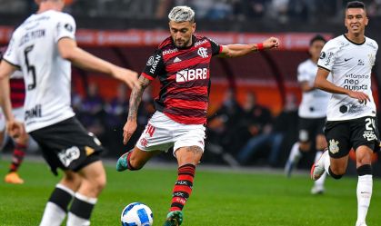Flamengo e Corinthians decidem nesta terça (9) vaga na semifinal da Libertadores