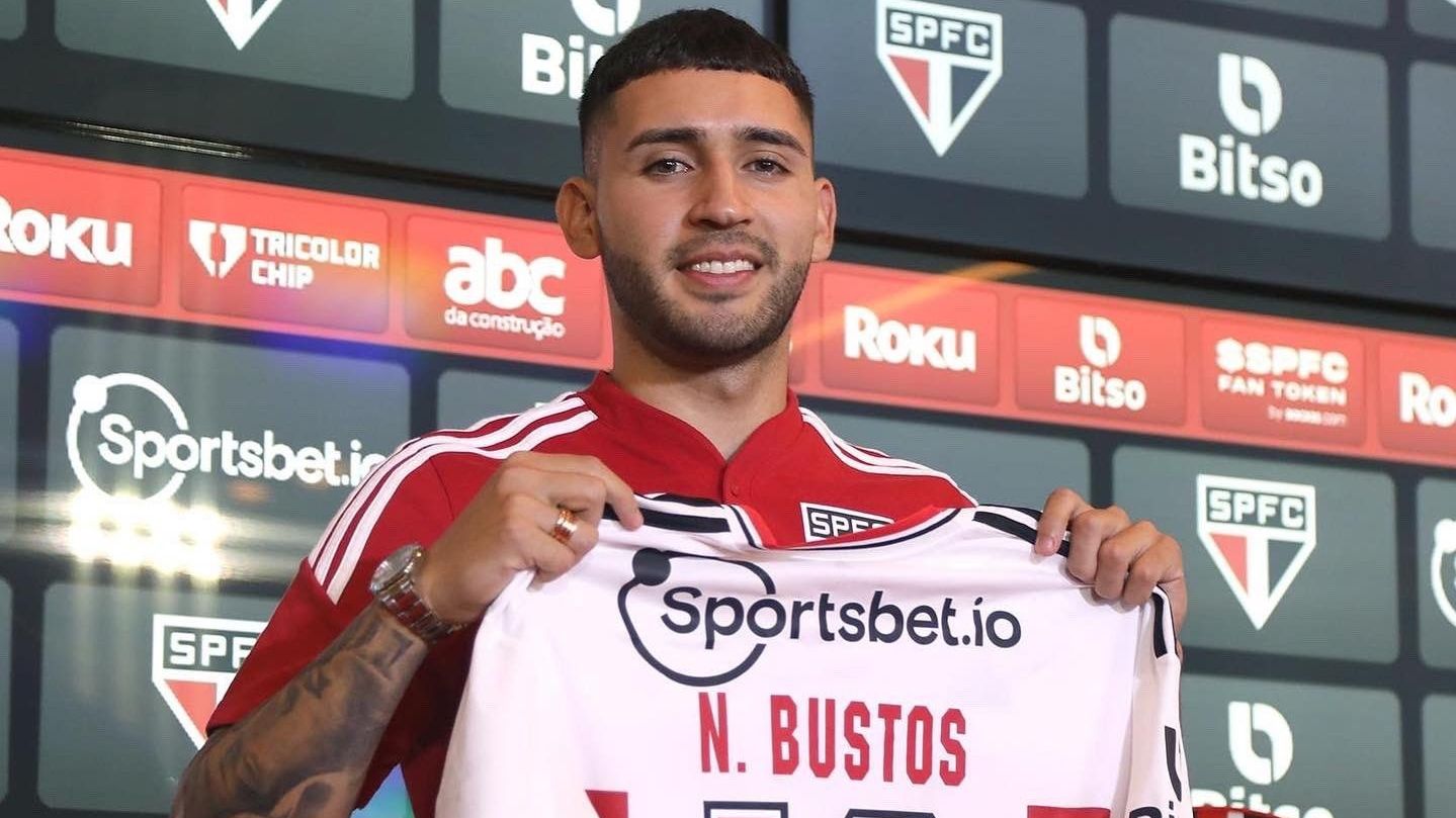 Nahuel Bustos, atacante argentino, é anunciado pelo São Paulo Futebol Clube