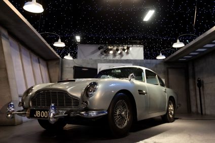 Veículo Aston Martin DB5 foi usado por Sean Connery nas gravações do filme "007 contra Goldfinger"