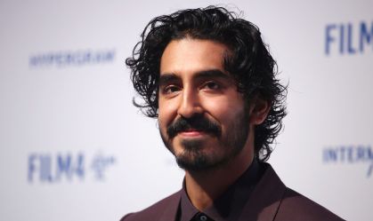 Dev Patel ajuda a apaziguar "briga violenta" de casal na Austrália