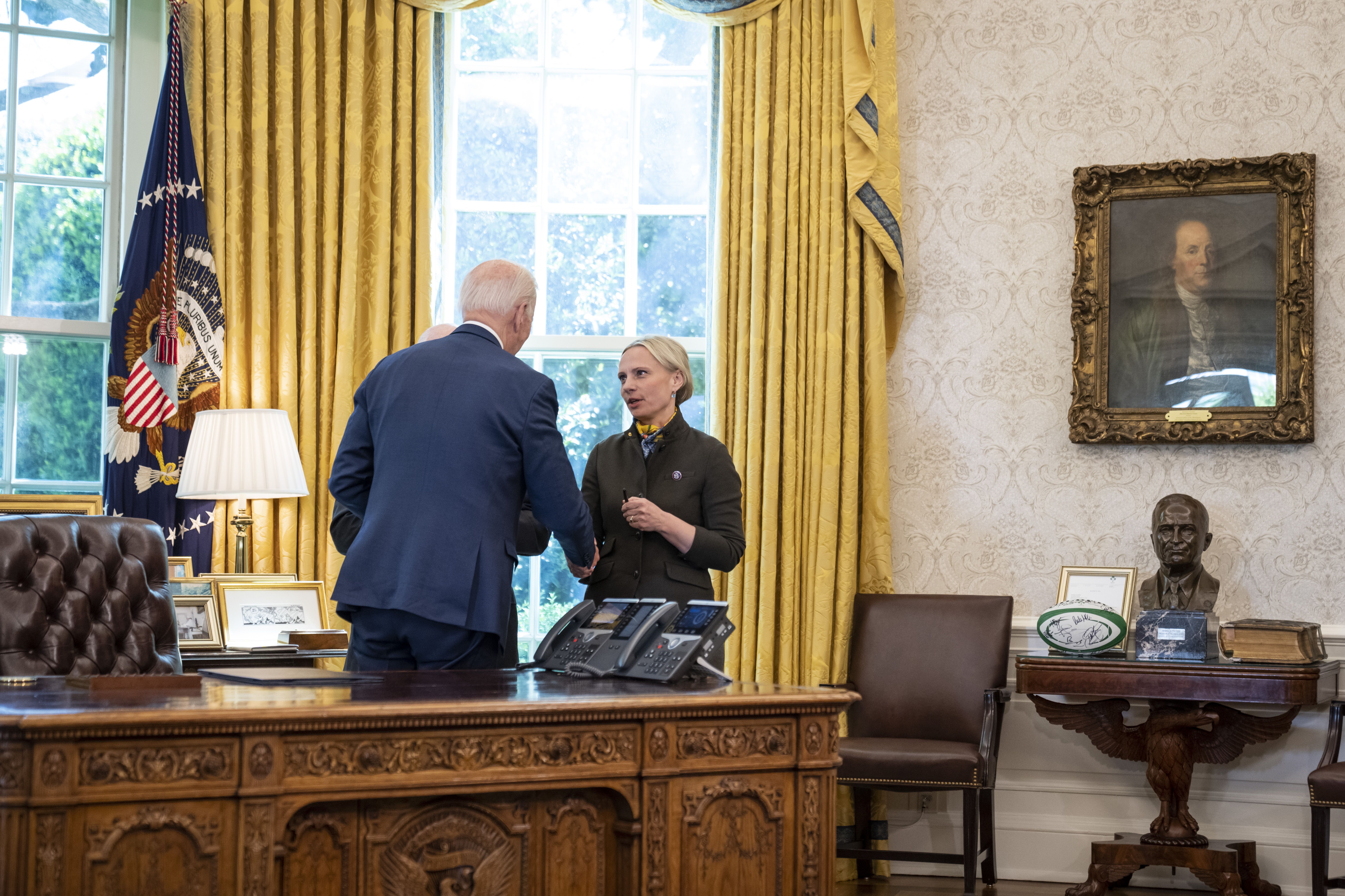 Victoria Sptarz em encontro com o presidente Joe Biden / Drew Angerer/Getty Images