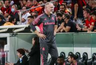 Internacional demite Mano Menezes após empate com o Palmeiras