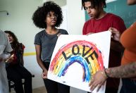 Escola deveria ter protocolo contra homofobia, avalia especialista